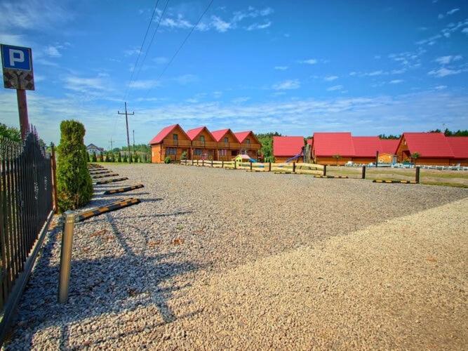 Holiday Resort With Pool, ヤロスワビエツ エクステリア 写真