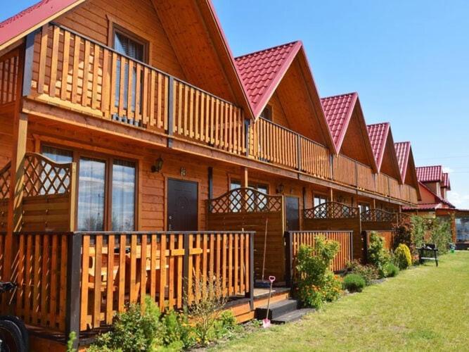 Holiday Resort With Pool, ヤロスワビエツ エクステリア 写真