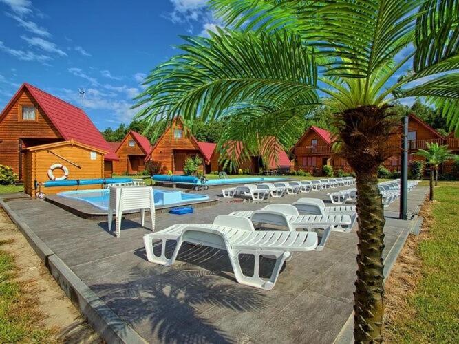 Holiday Resort With Pool, ヤロスワビエツ エクステリア 写真